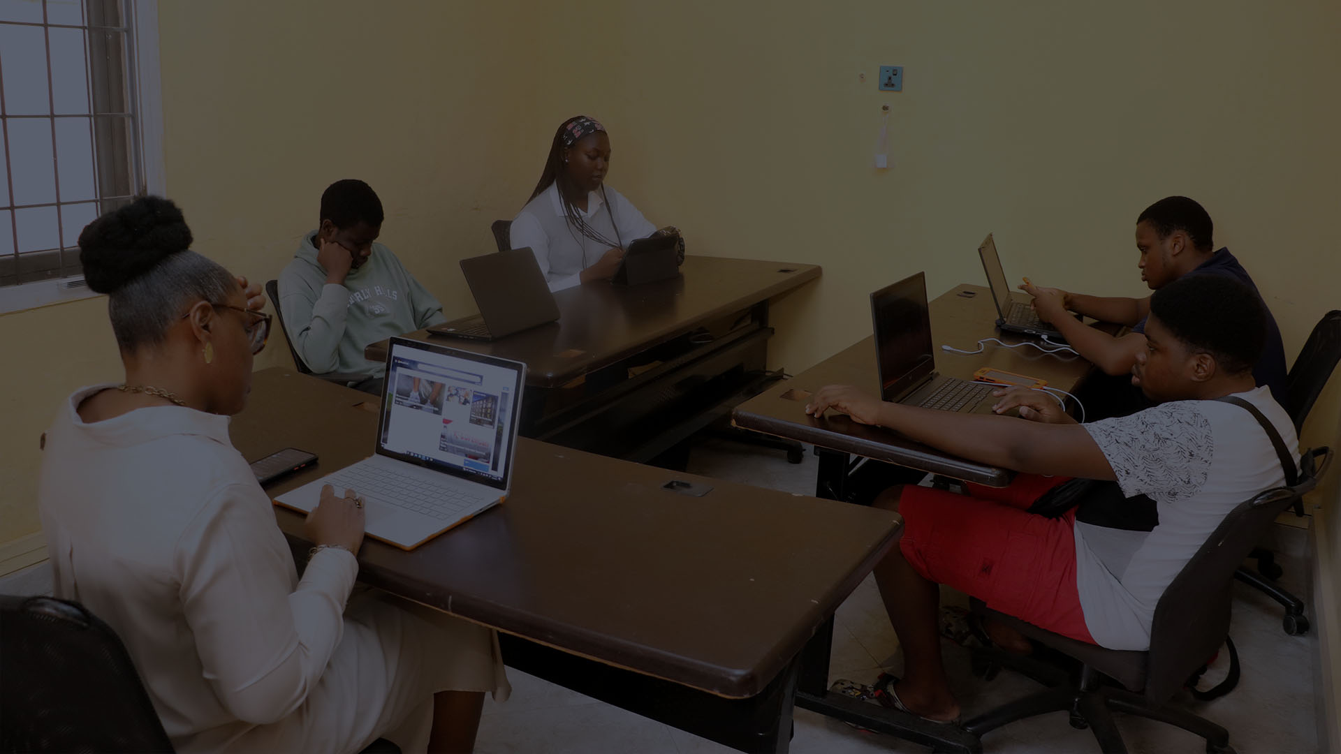 Funlearn Carousel slides_0004_Layer Comp 5